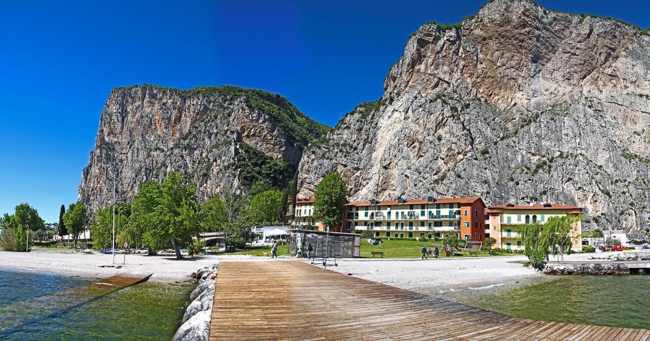 Campione Ora Apartments By Gardadomusmea Campione del Garda Exteriör bild