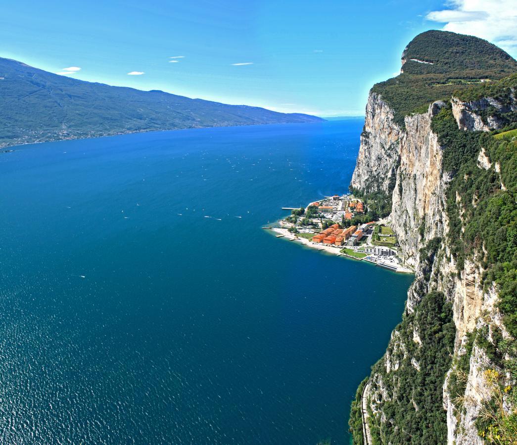 Campione Ora Apartments By Gardadomusmea Campione del Garda Exteriör bild